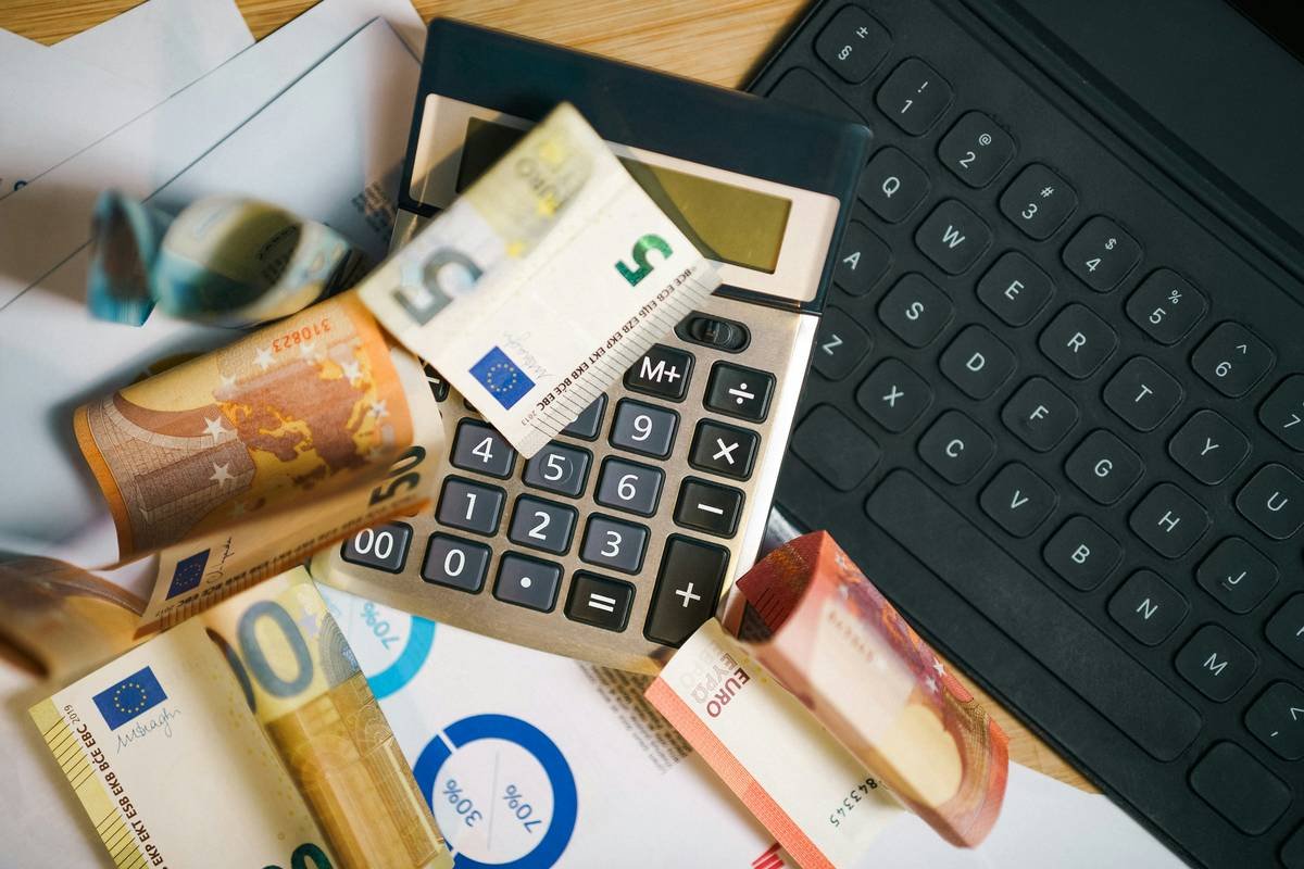Cash Tracking Tools: Your Secret Weapon Against Currency Chaos Abroad